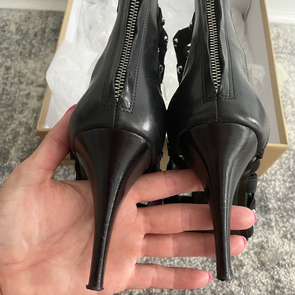 MICHAEL KORS- Sherry open toe black leather heels. Size 9 - Picture 5 of 8